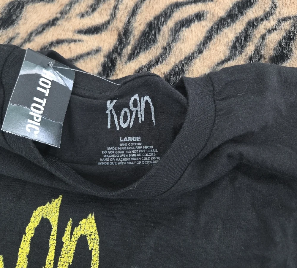 Hot Topic Black and Yellow Korn Tee - Picture 2 of 3